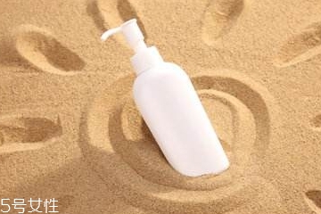 防曬霜里有熒光劑嗎？防曬霜含有熒光劑成分嗎？