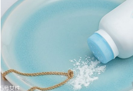 痱子粉可以當散粉嗎 痱子粉可以定妝嗎 痱子粉可以當散粉嗎 痱子粉可以定妝嗎