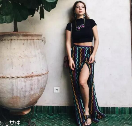 女生去海邊穿什么衣服？海邊度假怎么穿搭顯瘦？