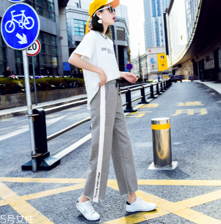 女生去海邊穿什么衣服？海邊度假怎么穿搭顯瘦？