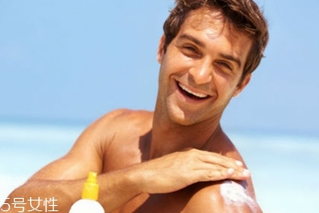 男士防曬霜多少指數(shù)合適 男士防曬霜spf怎么選擇 男士防曬霜多少指數(shù)合適 男士防曬霜spf怎么選擇
