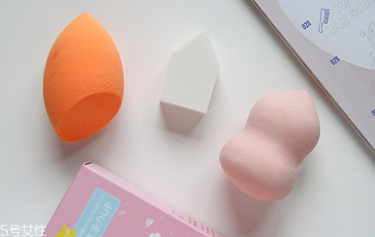 海綿粉撲如何清洗 怎么清理海綿粉撲 海綿粉撲如何清洗 怎么清理海綿粉撲