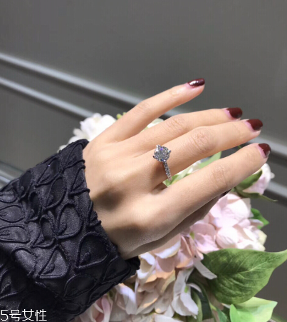 鉆戒和黃金戒指哪個(gè)好？鉆戒和黃金戒指哪個(gè)更保值？