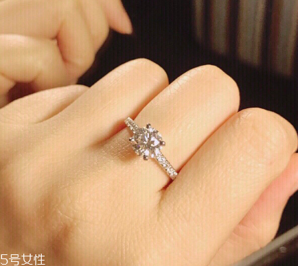 鉆戒和婚戒怎么一起戴？鉆戒和婚戒怎么同時戴？