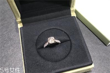 鉆戒和婚戒怎么一起戴？鉆戒和婚戒怎么同時(shí)戴？