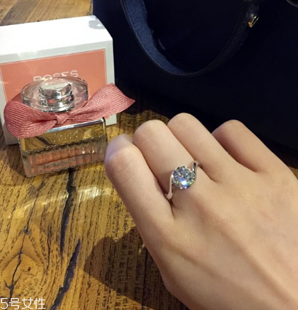 鉆戒戒托發(fā)黃怎么辦？鉆戒戒托發(fā)黃清洗方法