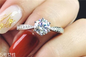 鉆戒戒托發(fā)黃怎么辦？鉆戒戒托發(fā)黃清洗方法