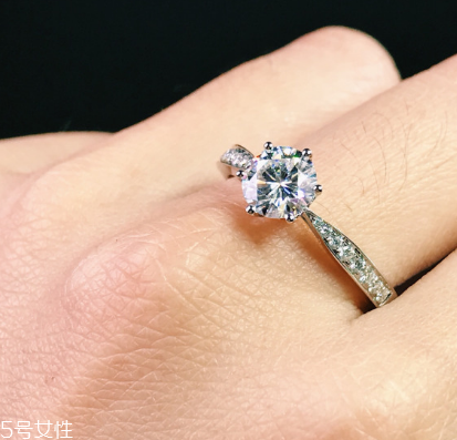 鉆戒四爪好還是六爪好？鉆戒六爪和四爪區(qū)別