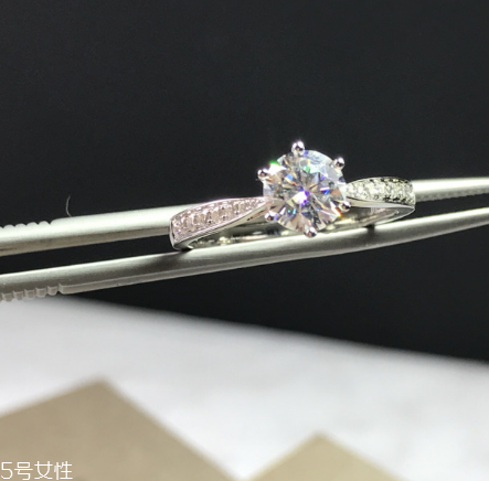 鉆戒四爪好還是六爪好？鉆戒六爪和四爪區(qū)別