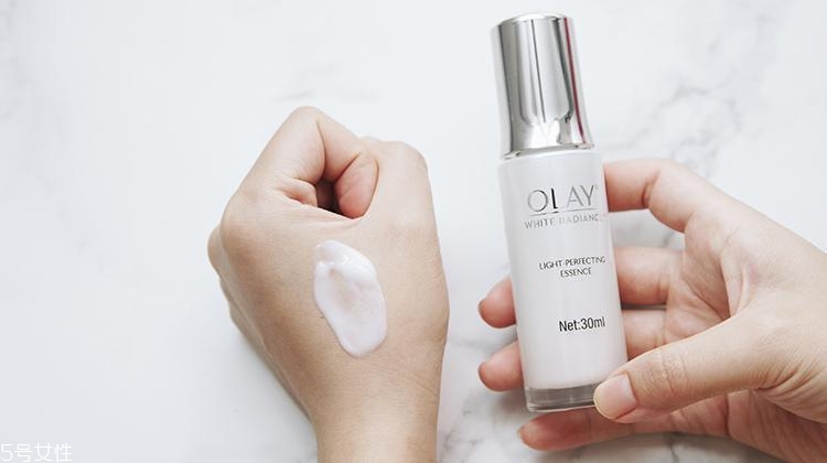 olay水感透白系列與水感透白臻粹系列哪個好？什么區(qū)別？