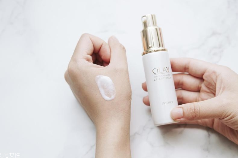 olay水感透白系列與水感透白臻粹系列哪個好？什么區(qū)別？