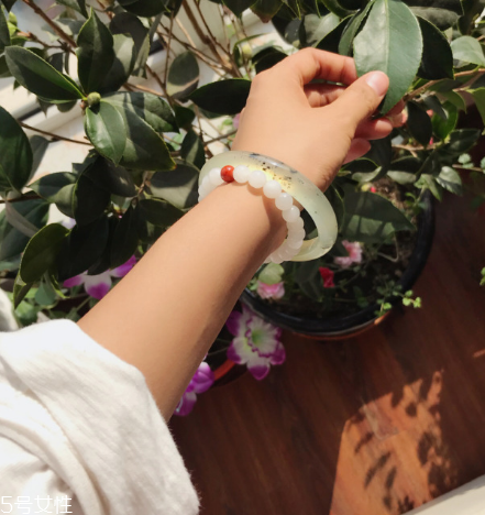 手鐲為什么不能戴左手？手鐲不能戴左手的原因