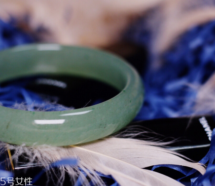 手鐲容易碎嗎？手鐲容易斷掉嗎？