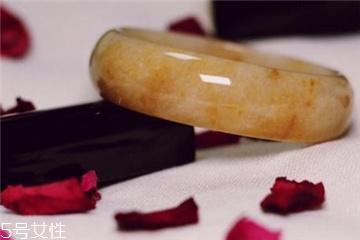 手鐲容易碎嗎？手鐲容易斷掉嗎？