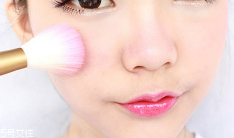 腮紅會(huì)過敏嗎？怎么測(cè)試腮紅過不過敏？
