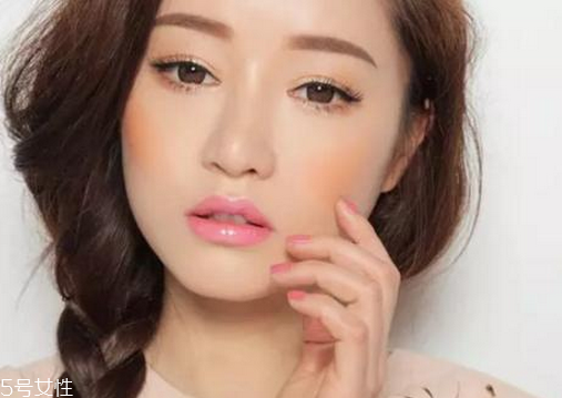 腮紅粉色還是橘色顯白？橘色腮紅和粉色腮紅哪個顯白？