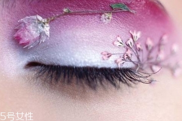 眼影是用什么做的？眼影是什么成分？