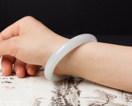 手鐲16號是多大？手鐲16號內(nèi)徑有多少厘米？