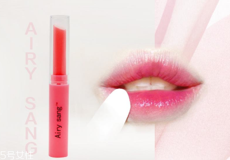 唇膏能吃嗎？潤(rùn)唇膏吃進(jìn)去要不要緊？