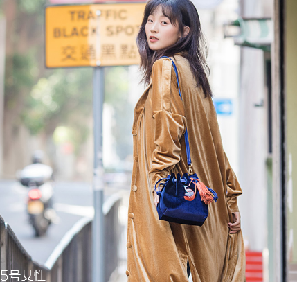 今年流行什么水桶包？水桶包流行什么款式？