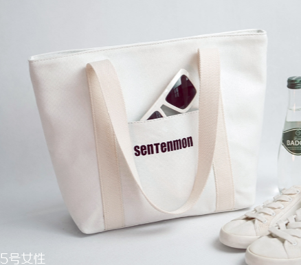 女生夏天背什么包？女生夏季包包搭配圖片