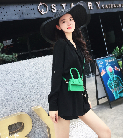 女生夏天背什么包？女生夏季包包搭配圖片