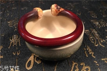 雞血藤手鐲有什么功效？雞血藤手鐲佩戴的好處