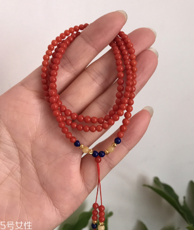 紅珊瑚手鏈真假鑒別 怎樣辨別紅珊瑚手鏈的真假？