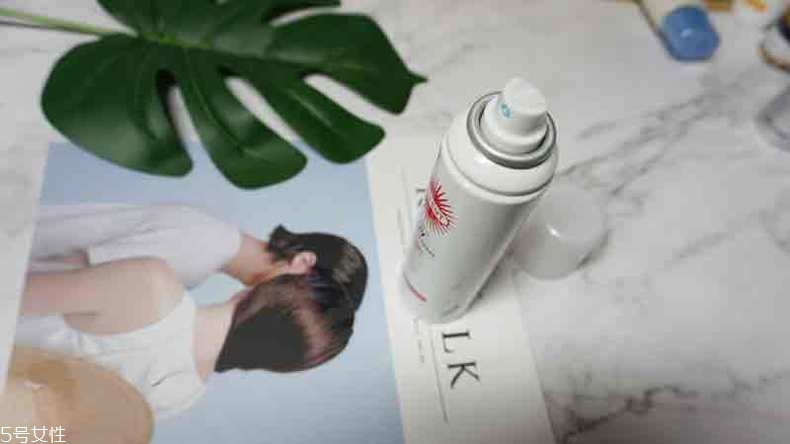 高絲防曬噴霧能噴頭發(fā)嗎 高絲防曬噴霧成分功效 高絲防曬噴霧能噴頭發(fā)嗎 高絲防曬噴霧成分功效