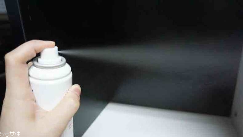 高絲防曬噴霧能噴頭發(fā)嗎 高絲防曬噴霧成分功效 高絲防曬噴霧能噴頭發(fā)嗎 高絲防曬噴霧成分功效