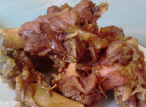 鹿肉和牛肉哪個好？鹿肉和牛肉哪個好吃些？