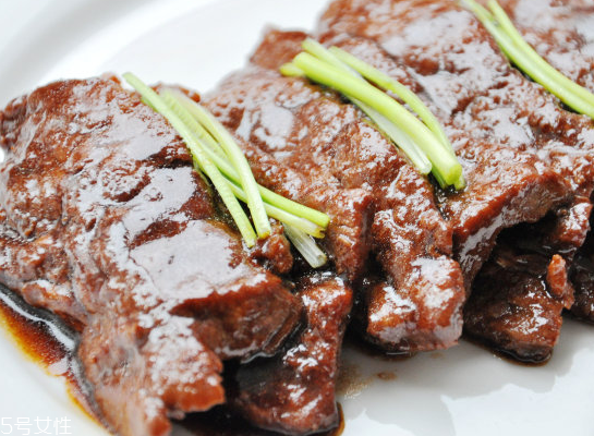 鹿肉和牛肉哪個好？鹿肉和牛肉哪個好吃些？