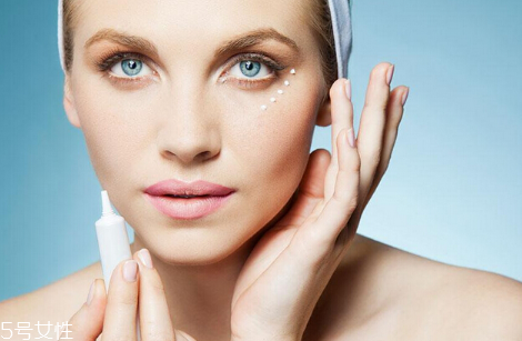 涂了眼霜眼睛周圍刺痛怎么回事 擦眼霜眼睛周圍刺痛 涂了眼霜眼睛周圍刺痛怎么回事 擦眼霜眼睛周圍刺痛