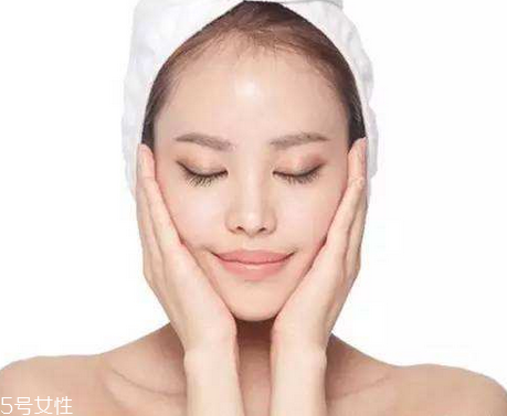 化妝水會(huì)變質(zhì)嗎？化妝水進(jìn)水了會(huì)變質(zhì)嗎？