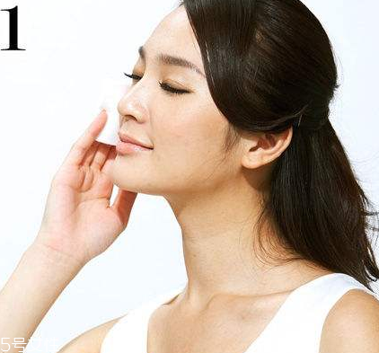 化妝水為什么要用化妝棉？化妝水可以不用化妝棉嗎？