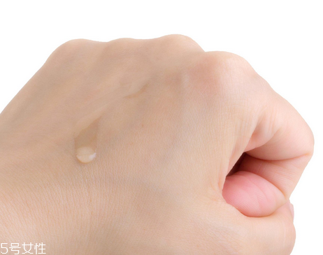 化妝水如何濕敷？怎么用化妝水濕敷？