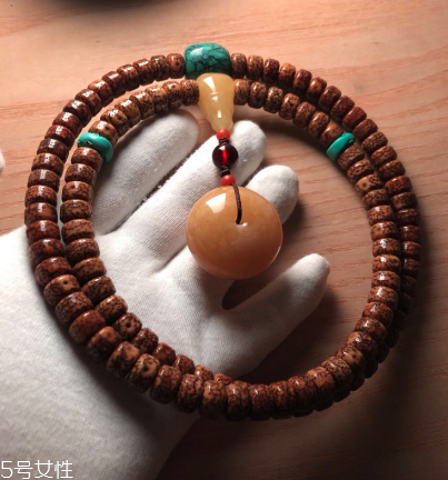 星月菩提可以用水洗嗎？星月菩提手串能沾水嗎？