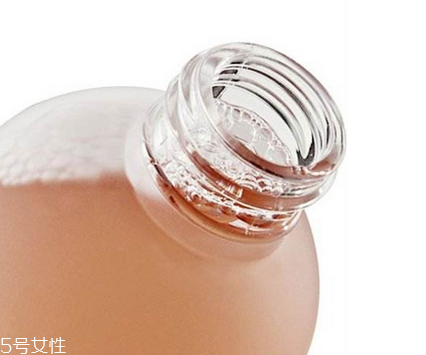 化妝水搖晃后有很多泡泡好不好？