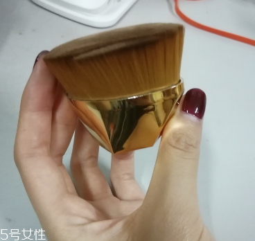 國(guó)產(chǎn)粉底刷哪個(gè)好用 國(guó)貨化妝刷推薦 國(guó)產(chǎn)粉底刷哪個(gè)好用 國(guó)貨化妝刷推薦