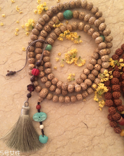 星月菩提手串真假鑒別 星月菩提真假怎么看？