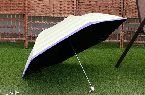 遮陽傘黑膠好還是彩膠好 遮陽傘哪種涂層防曬最強(qiáng) 遮陽傘黑膠好還是彩膠好 遮陽傘哪種涂層防曬最強(qiáng)