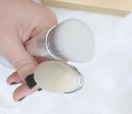 國(guó)產(chǎn)粉底刷哪個(gè)好用 國(guó)貨化妝刷推薦 國(guó)產(chǎn)粉底刷哪個(gè)好用 國(guó)貨化妝刷推薦