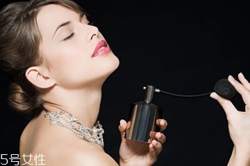 香水會過敏嗎 對香水過敏有哪些癥狀 香水會過敏嗎 對香水過敏有哪些癥狀