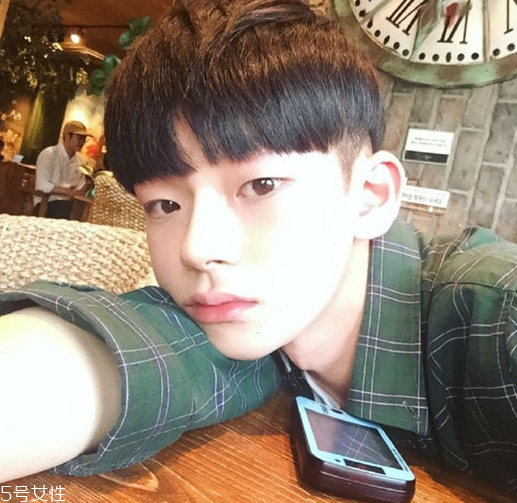 2022夏天男發(fā)型 男生夏季清爽發(fā)型 2022夏天男發(fā)型 男生夏季清爽發(fā)型