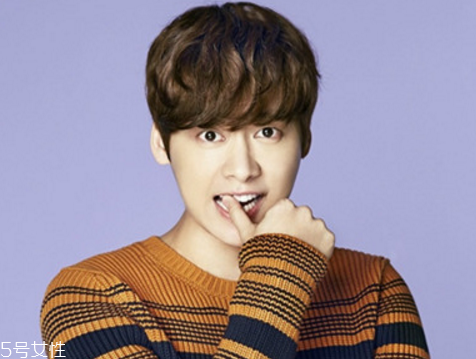 男生什么發(fā)型顯臉小 男生顯臉小的發(fā)型 男生什么發(fā)型顯臉小 男生顯臉小的發(fā)型