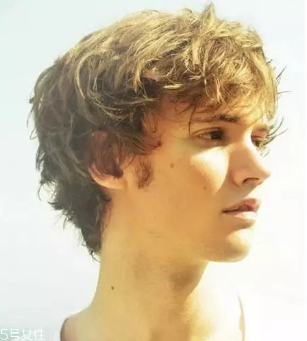 2018男生燙發(fā)發(fā)型最新 2018男生燙發(fā)發(fā)型圖片 2018男生燙發(fā)發(fā)型最新 2018男生燙發(fā)發(fā)型圖片