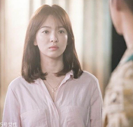 今年流行什么劉海2022 2022女生劉海發(fā)型圖片 今年流行什么劉海2022 2022女生劉海發(fā)型圖片