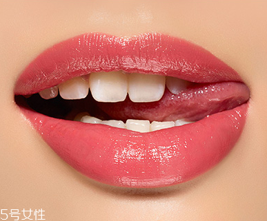 口紅會傳染艾滋病嗎？口紅里會有艾滋病毒嗎？