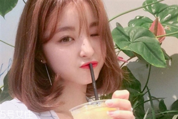 額頭高的女生適合什么發(fā)型 高額頭女生適合發(fā)型 額頭高的女生適合什么發(fā)型 高額頭女生適合發(fā)型