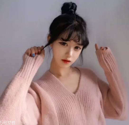 額頭高的女生適合什么發(fā)型 高額頭女生適合發(fā)型 額頭高的女生適合什么發(fā)型 高額頭女生適合發(fā)型